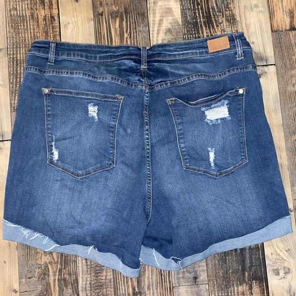 Judy Blue distressed denim shorts size 3XL - Picture 4 of 4